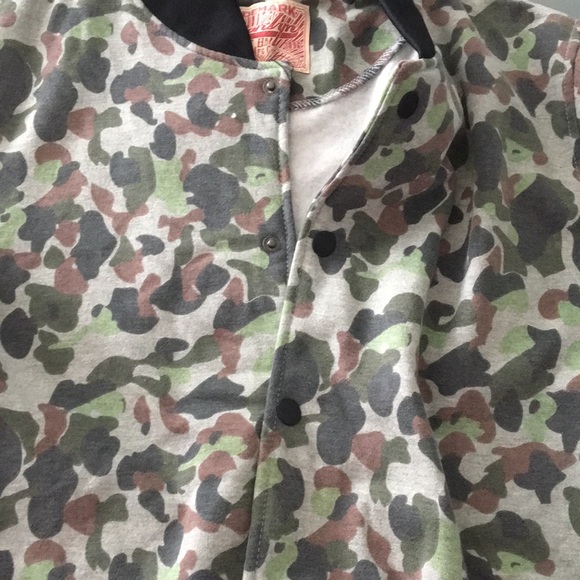 Trademark Brooklyn Cloth Men’s Camo Sweater Size M - Picture 8 of 8